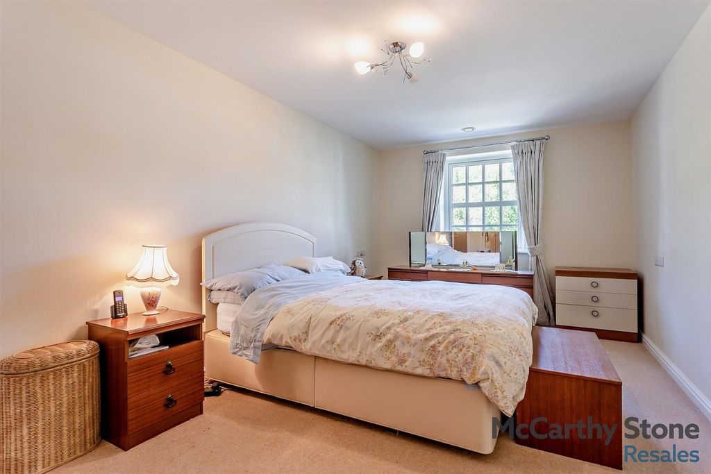 Additional image 6 of 2 bed flat for saleBarnhill Court, Barnhill Road, Chipping Sodbury, Bristol BS37