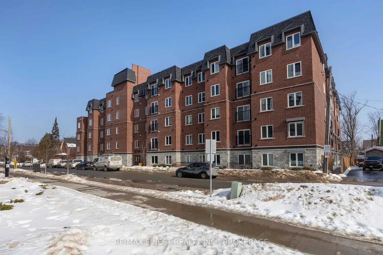 501 Frontenac Street 421