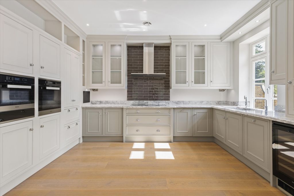 Additional image 4 of 2 bed flat for saleKings Ride, Ascot, Berkshire SL5