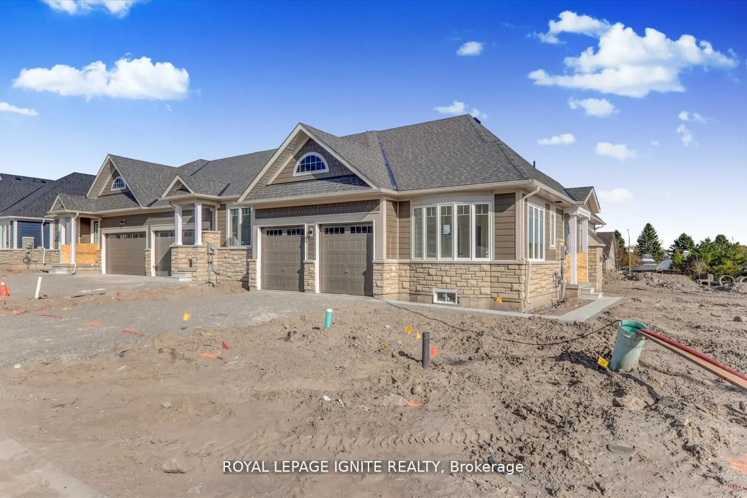553 Hudson Crescent photo 2