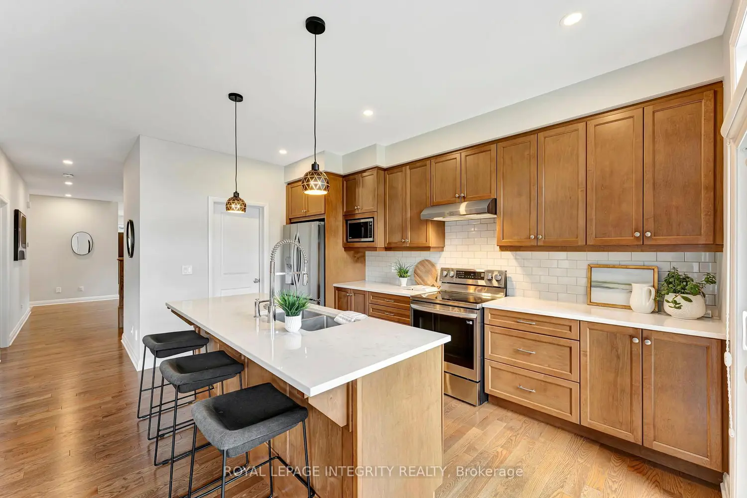 Additional image 7 of 885 Moses Tennisco Street