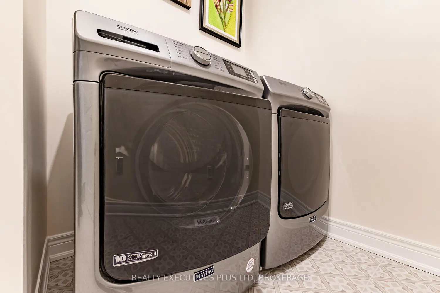 Additional image 9 of 504 Royal Ridge Court