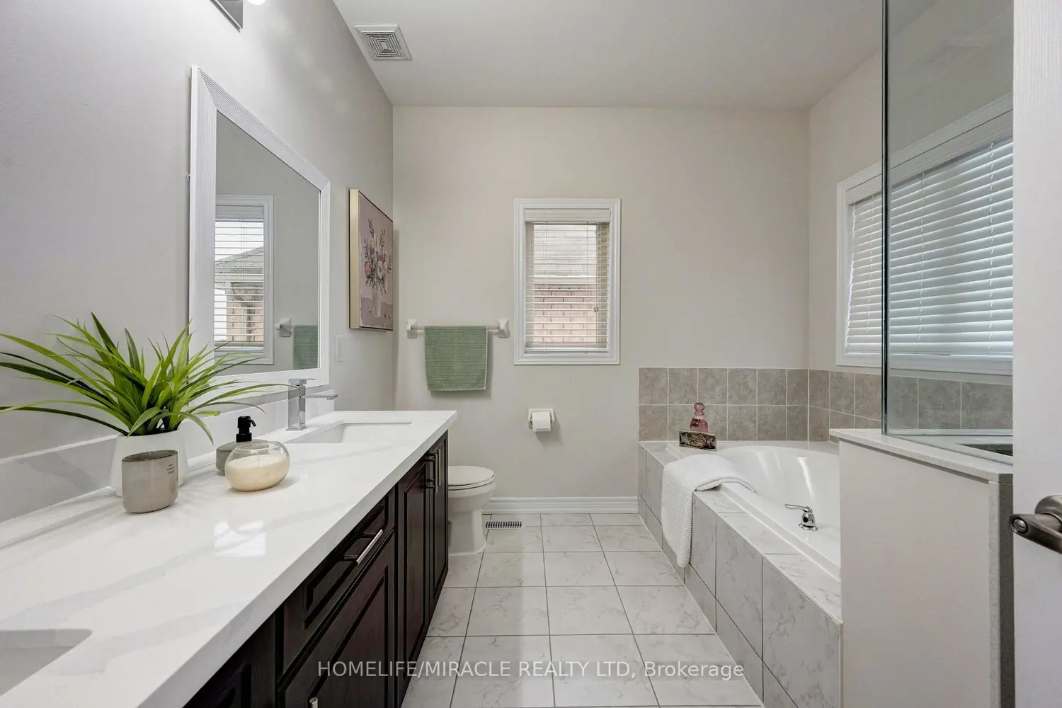 Additional image 10 of 14 Vezna Crescent