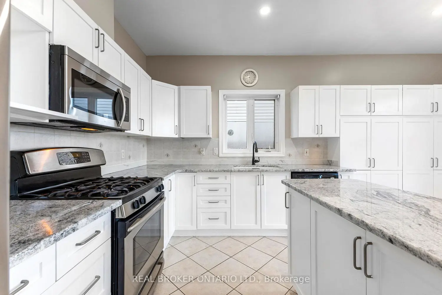 Additional image 6 of 2014 Jasper Avenue