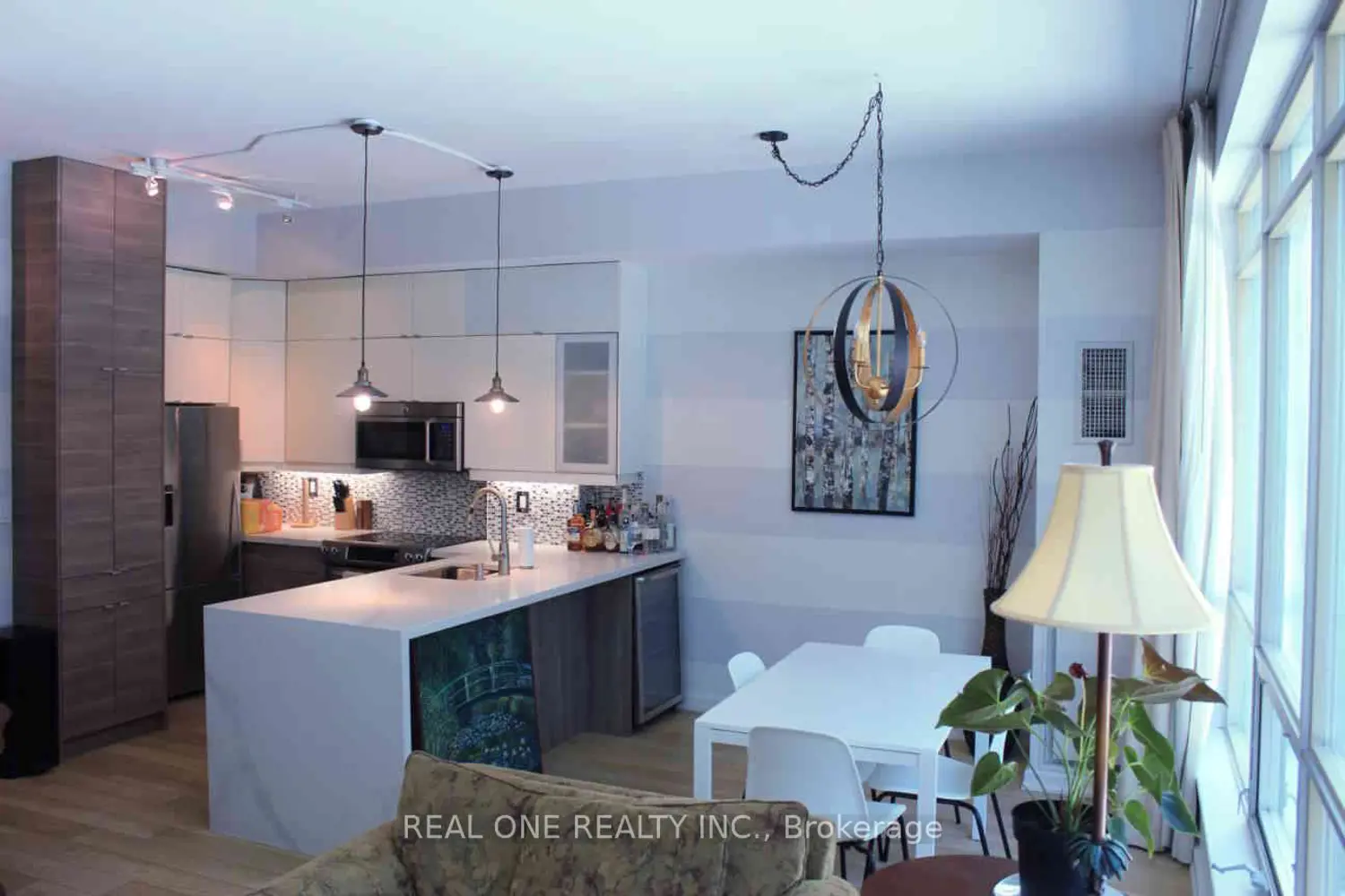 Additional image 8 of 350 Wellington Street 225