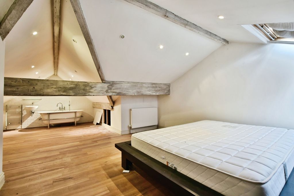 Additional image 7 of 4 bed flat for saleWoodleigh Court, Alderley Edge, Cheshire SK9
