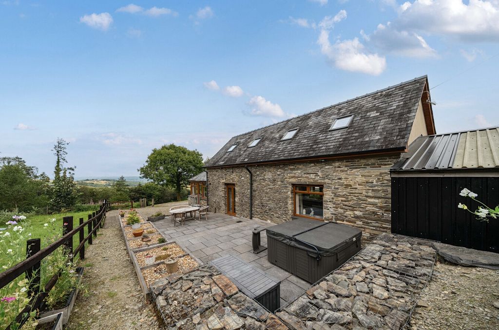 4 bed farm for saleCwmann, Lampeter SA48 photo 3