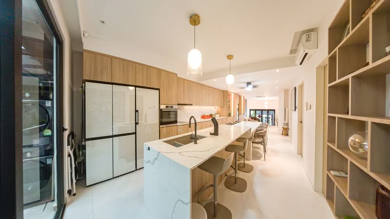 Additional image 3 of Peakville Walk