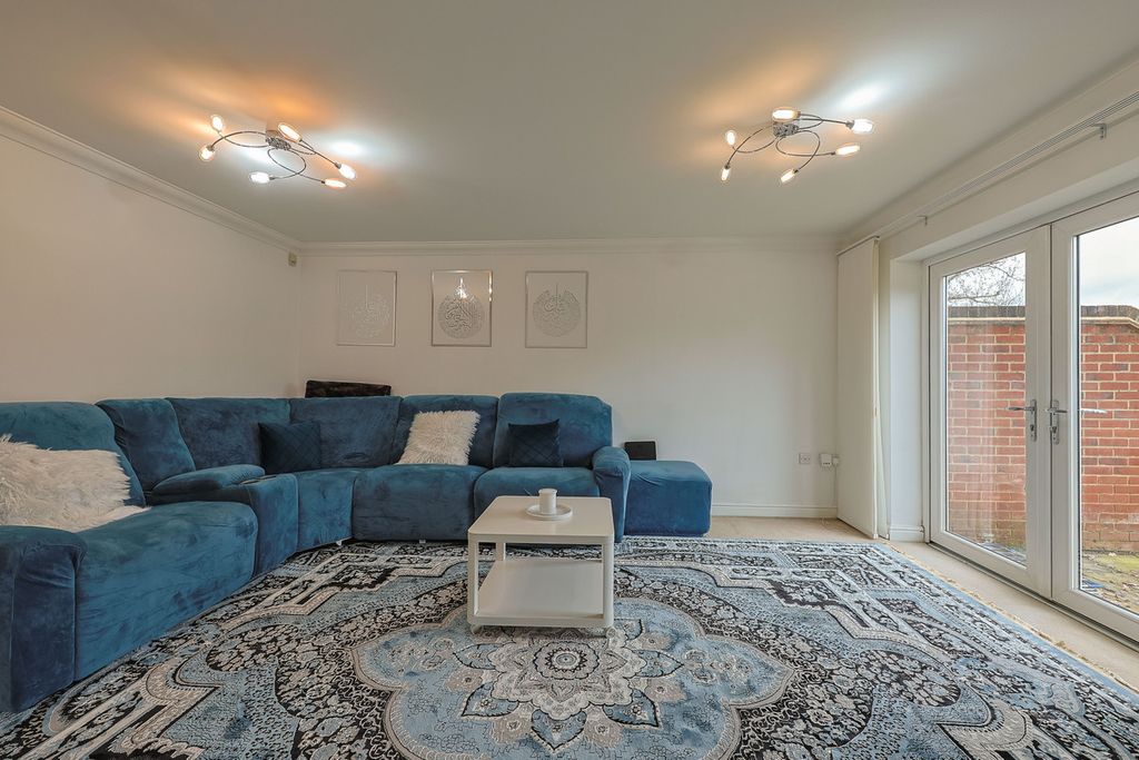 Additional image 5 of 2 bed flat for saleWest Hill, Oxted RH8