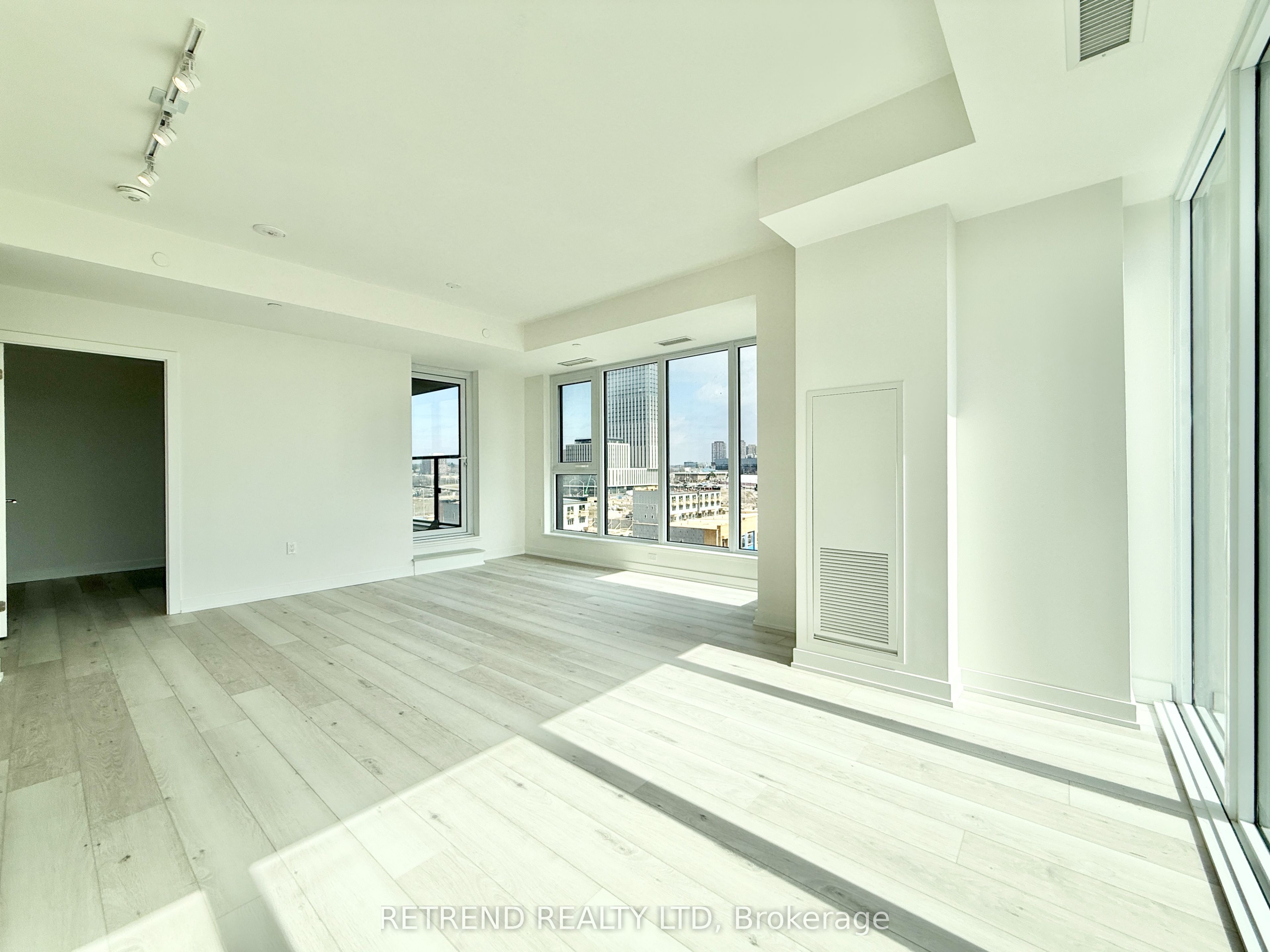 Additional image 3 of 609-5 Quarrington Lane, Toronto, ON, M3C 0S5