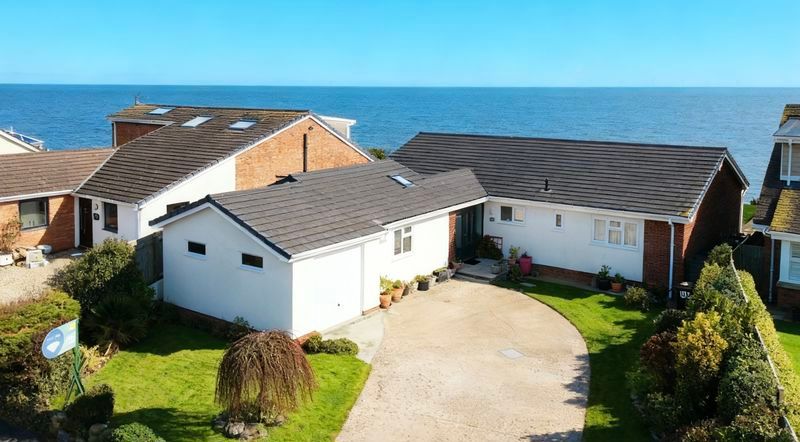 5 bed detached bungalow for salePenrhyn Beach East, Penrhyn Bay LL30