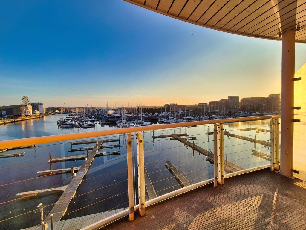 Additional image 7 of 4 bed penthouse for saleNeptune Square, Ipswich IP4