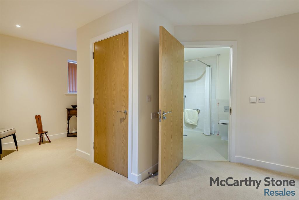 Additional image 28 of 2 bed flat for saleThe Moors, Thatcham RG19