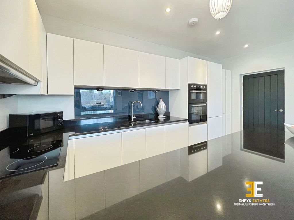 Additional image 9 of 2 bed flat for saleAdmiral House, West Parade, Llandudno LL30