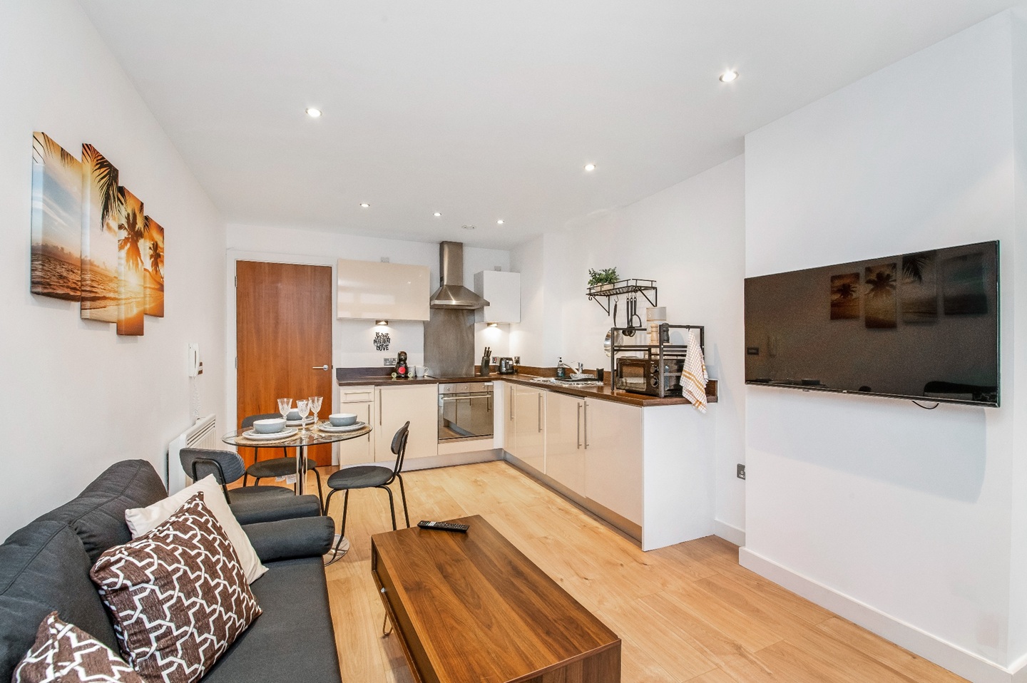 1 Bed Flat, Gotts Road, LS12, N1 7GU