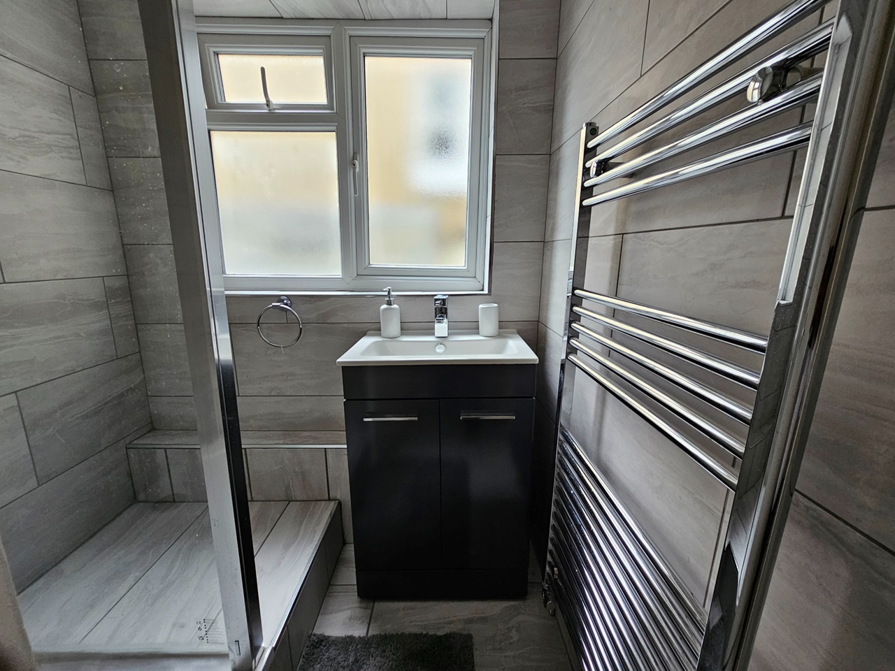 Additional image 3 of 2 Bed Flat, Dorothy Road, SW11, N1 7GU