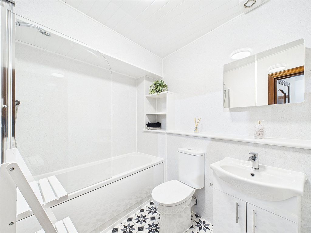 Additional image 19 of 2 bed flat for saleJohns Place, Edinburgh, Midlothian EH6