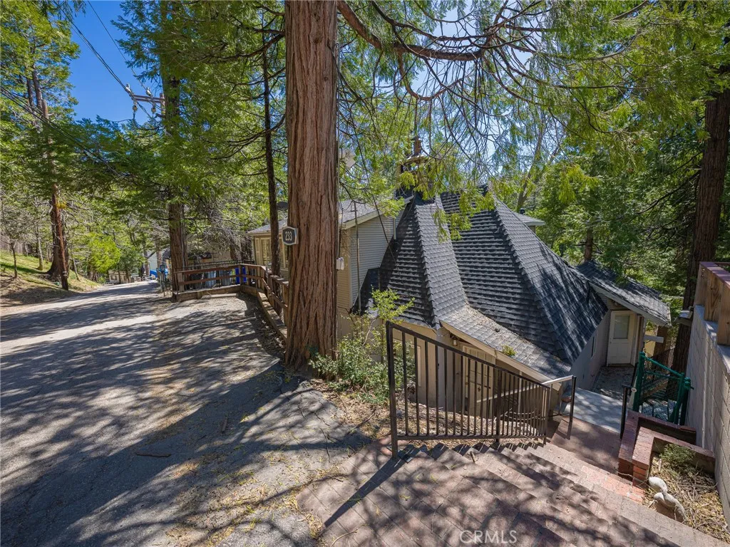 Additional image 53 of 233 Corona Ln, Lake Arrowhead, CA 92352