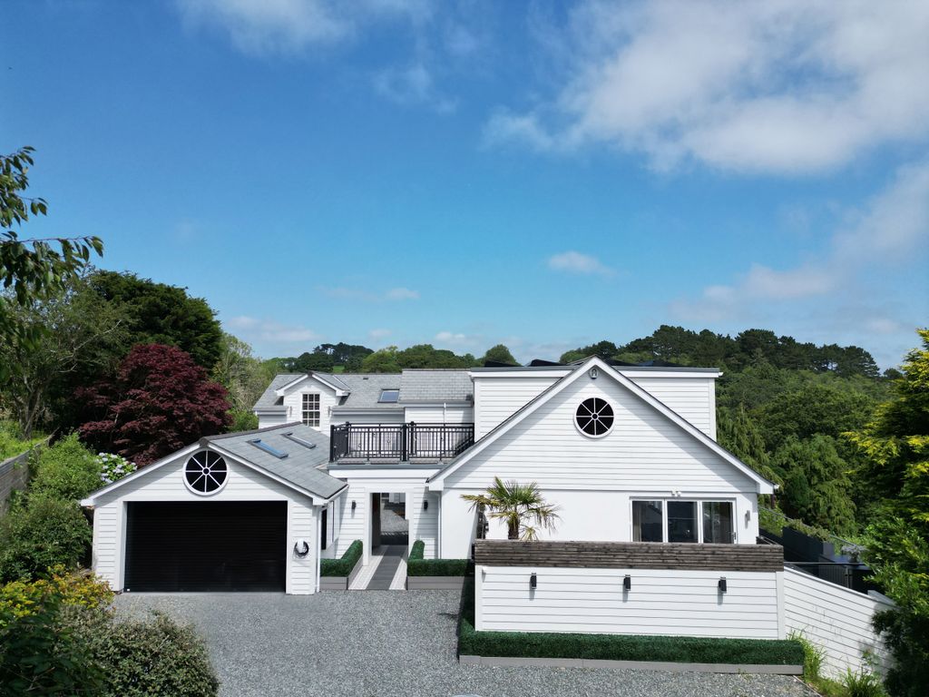5 bed detached house for saleMalpas, Truro, Cornwall TR1 photo 2