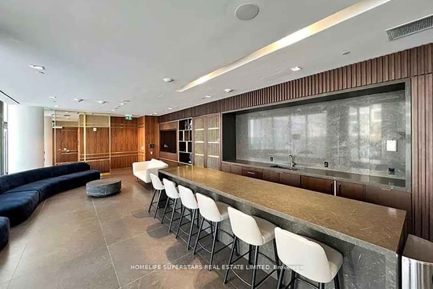 Additional image 9 of 950 Portage Parkway Ph12