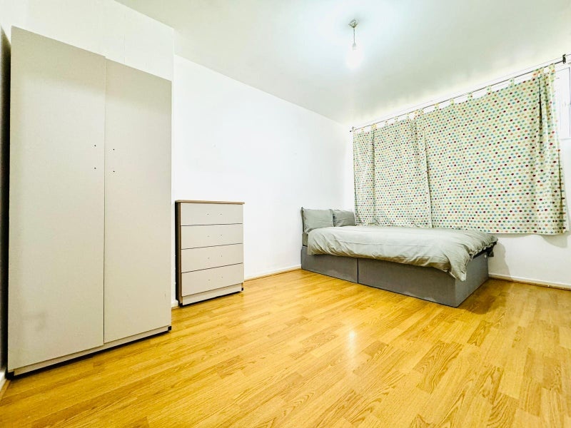 Additional image 3 of Room in a Shared Flat, Limehouse Double Rooms, E1, N1 7GU