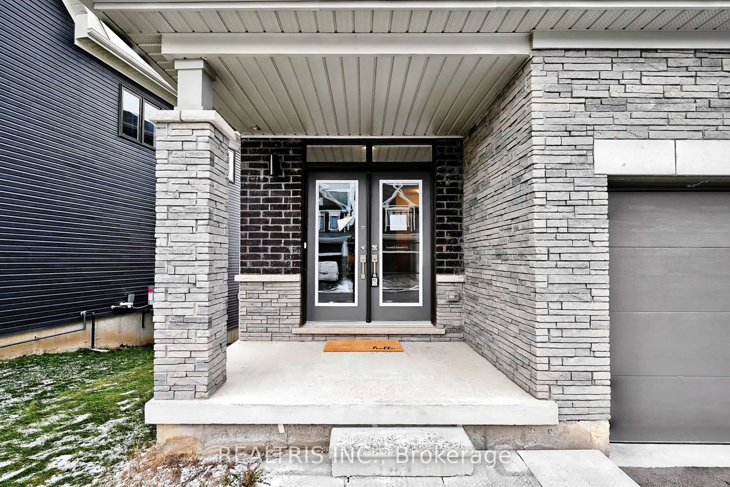 84 Hawick Crescent photo 2