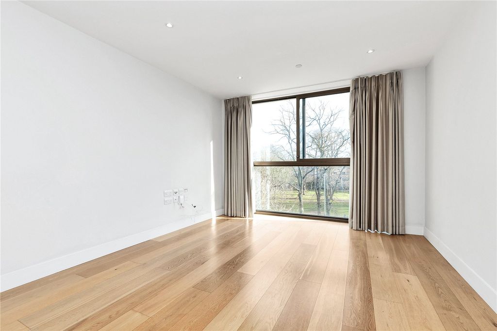 2 bed flat for saleParkside, Cambridge, Cambridgeshire CB1 photo 3