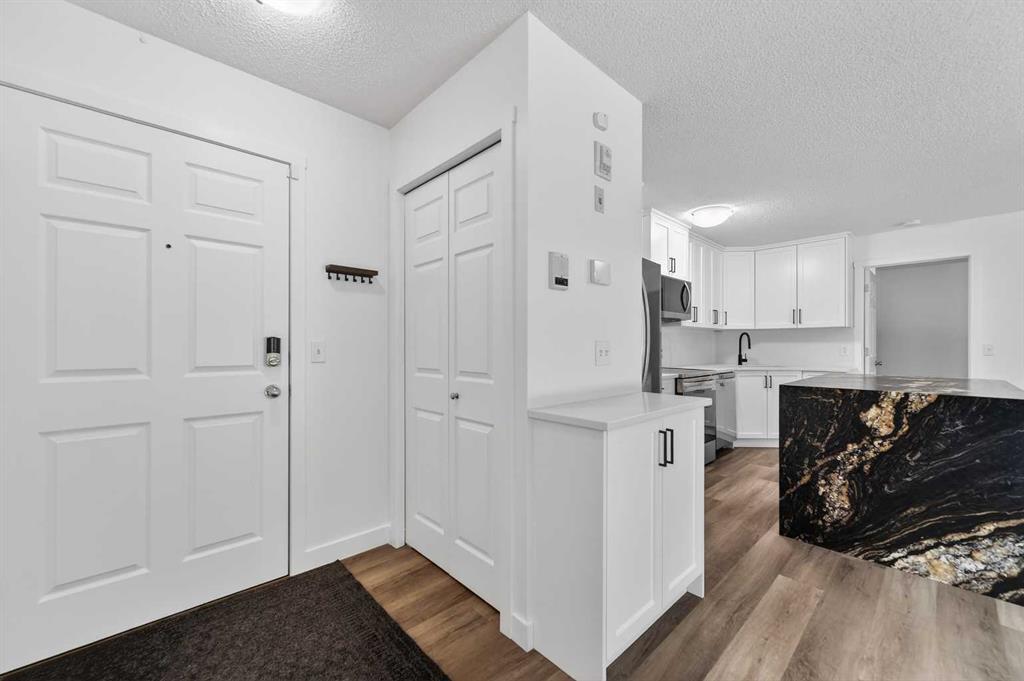 Additional image 4 of 2-170 N Railway Street, Okotoks, AB, T1S1Z8