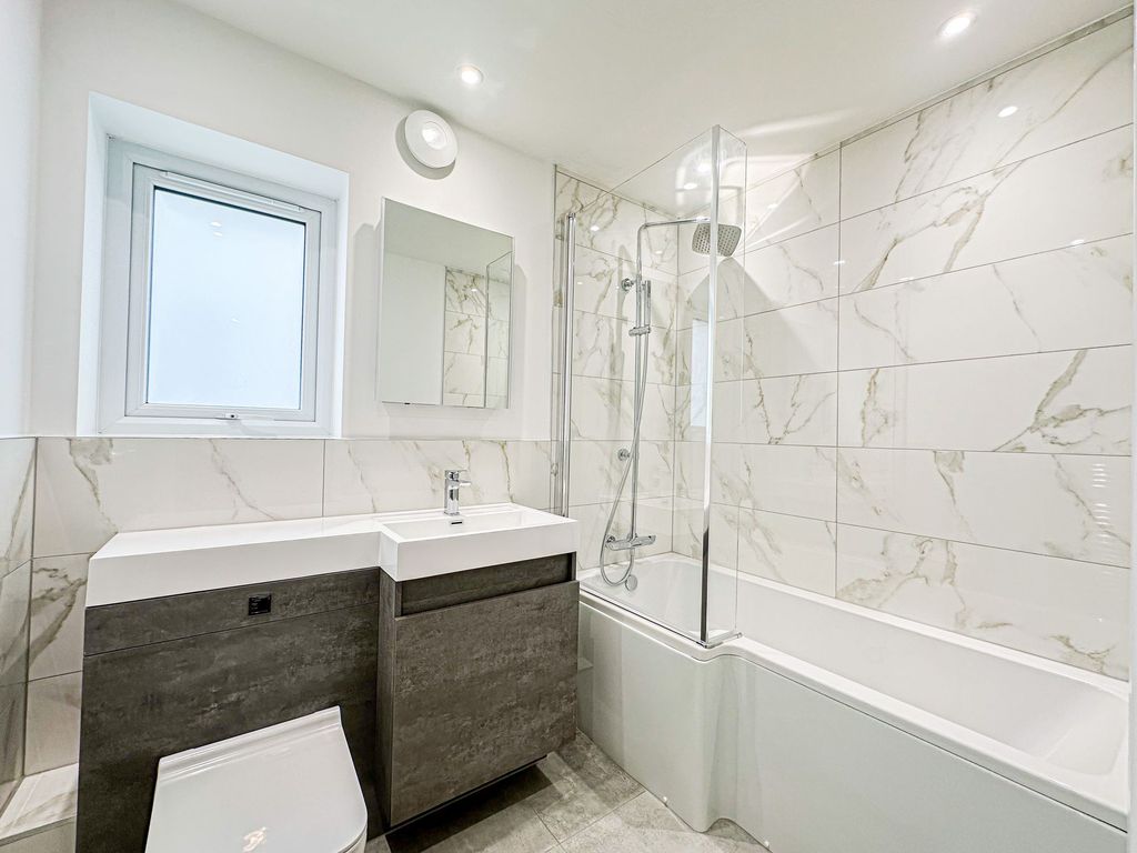 Additional image 15 of 3 bed flat for sale5 Bryan Court, 4 Rocky Lane CH60