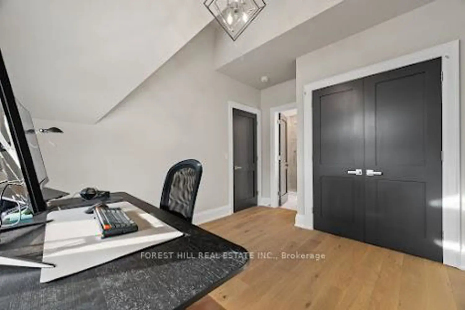 Additional image 16 of 2540 St Clair Avenue