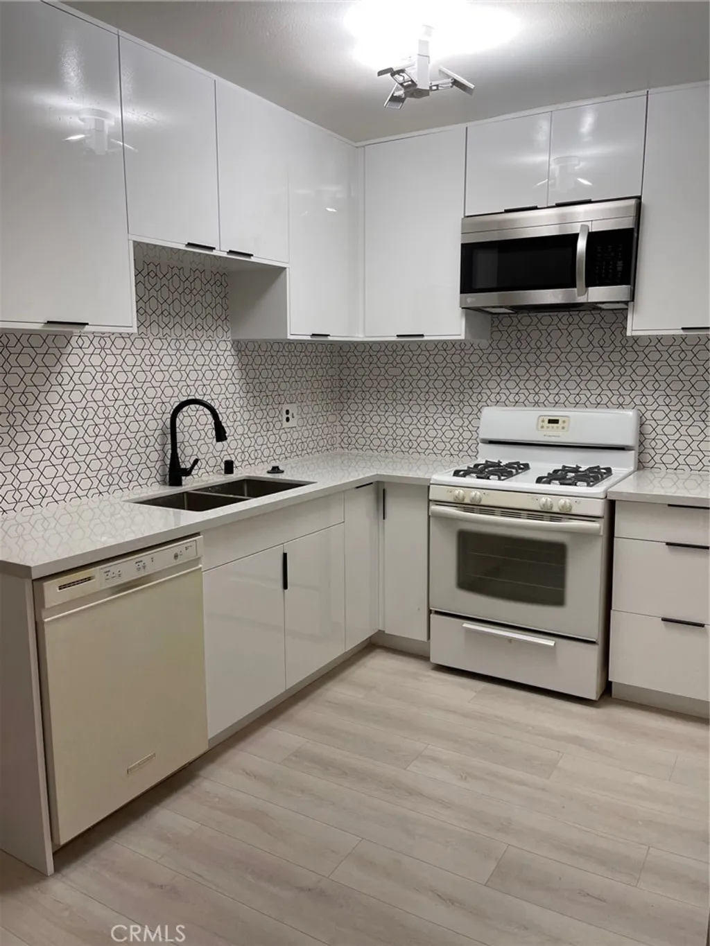 Additional image 18 of 14560 Clark St Unit 102, Sherman Oaks, CA 91411