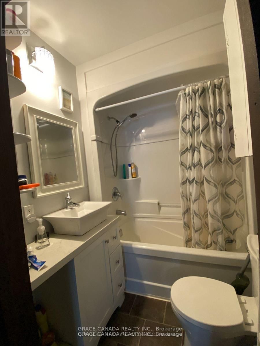 Additional image 5 of Main Level-4765 Sixth Avenue, Niagara Falls, ON, L2E 4T6