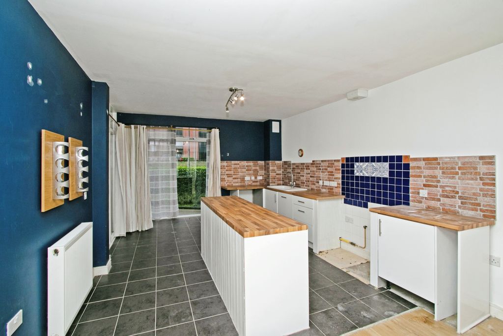 Additional image 2 of 2 bed flat for saleTresawya Drive, Truro, Cornwall TR1