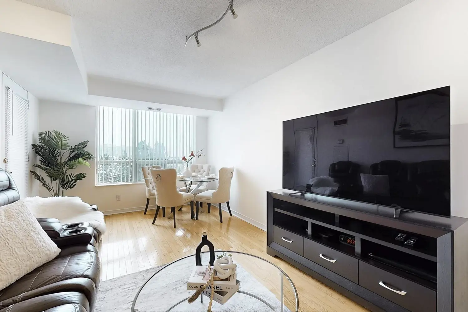 Additional image 8 of 19 Northern Heights Street 412