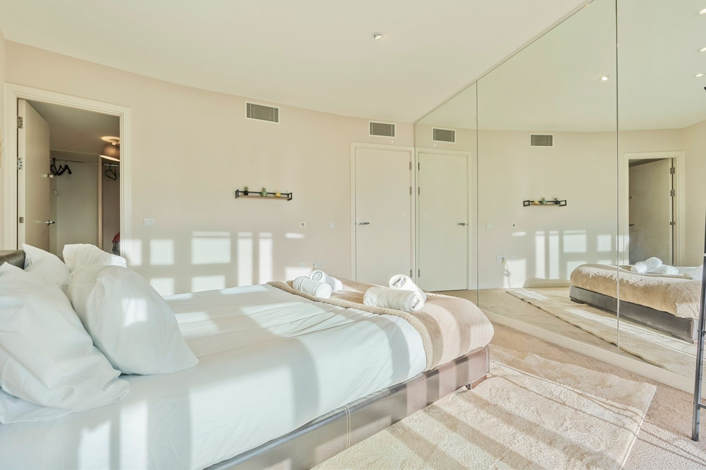 Additional image 15 of 1 Bed Flat, Falcon Wharf, SW11, N1 7GU