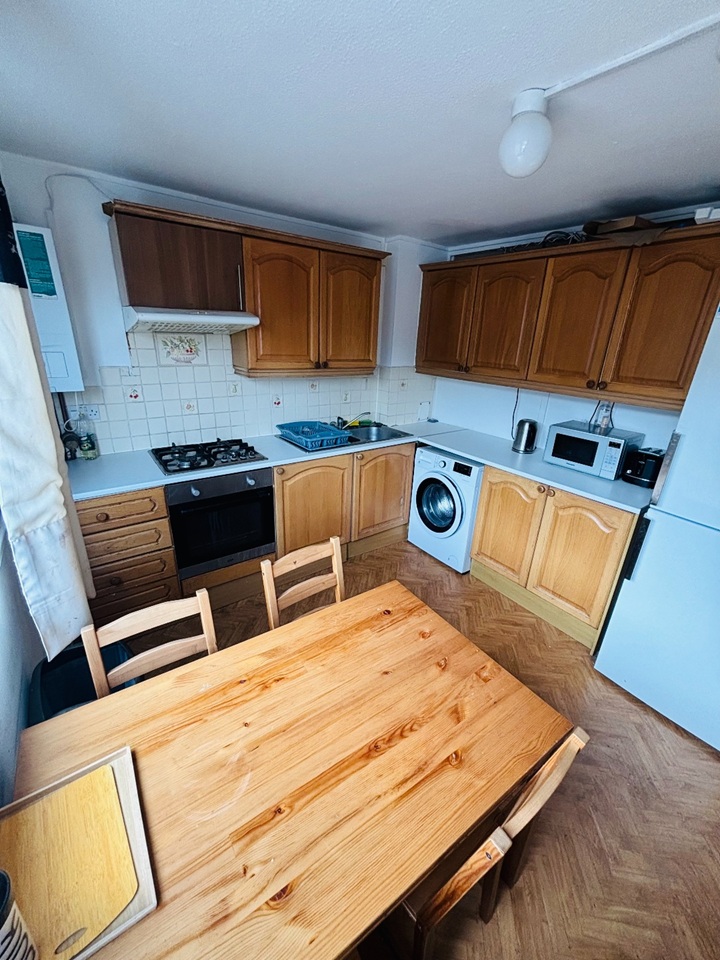 Additional image 4 of Room in a Shared Flat, Prichard Court, N7, N1 7GU