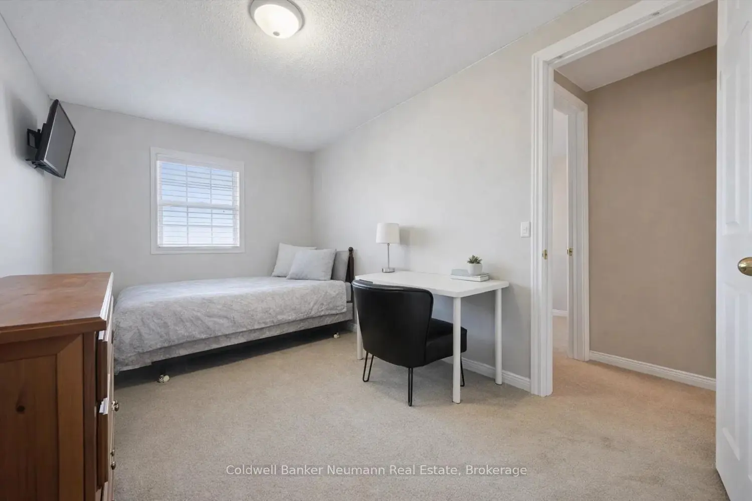 Additional image 11 of 124 Gosling Gardens 33