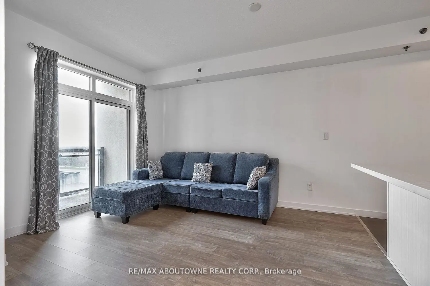 Additional image 7 of 2490 Old Bronte Road 306
