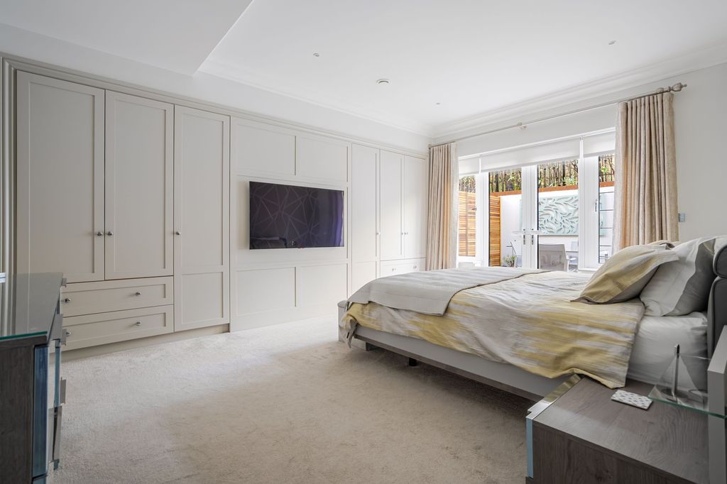 Additional image 7 of 3 bed flat for saleBirchcroft, Ascot SL5