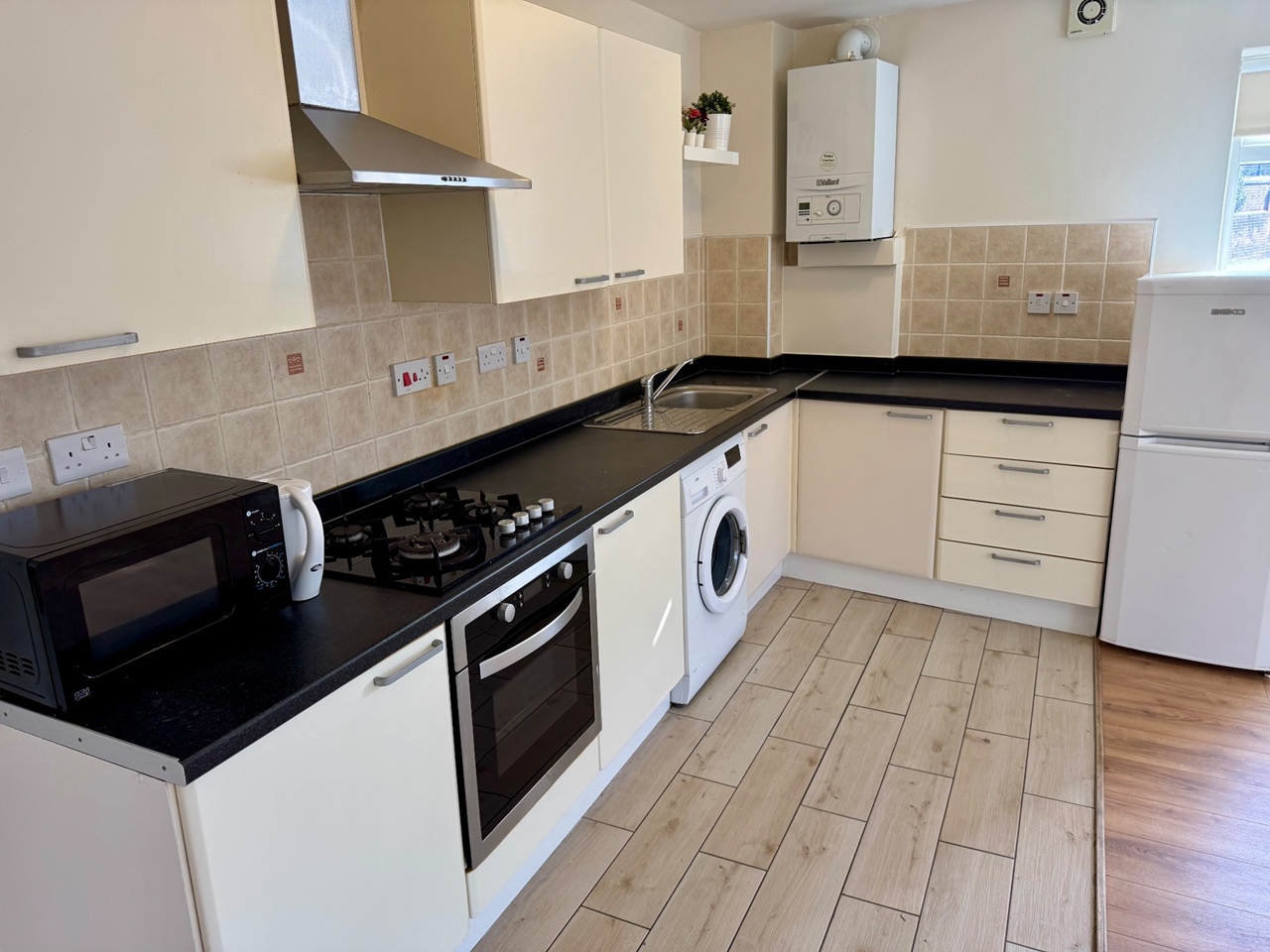 Additional image 3 of 1 Bed Flat, Verney Road, SE16, N1 7GU