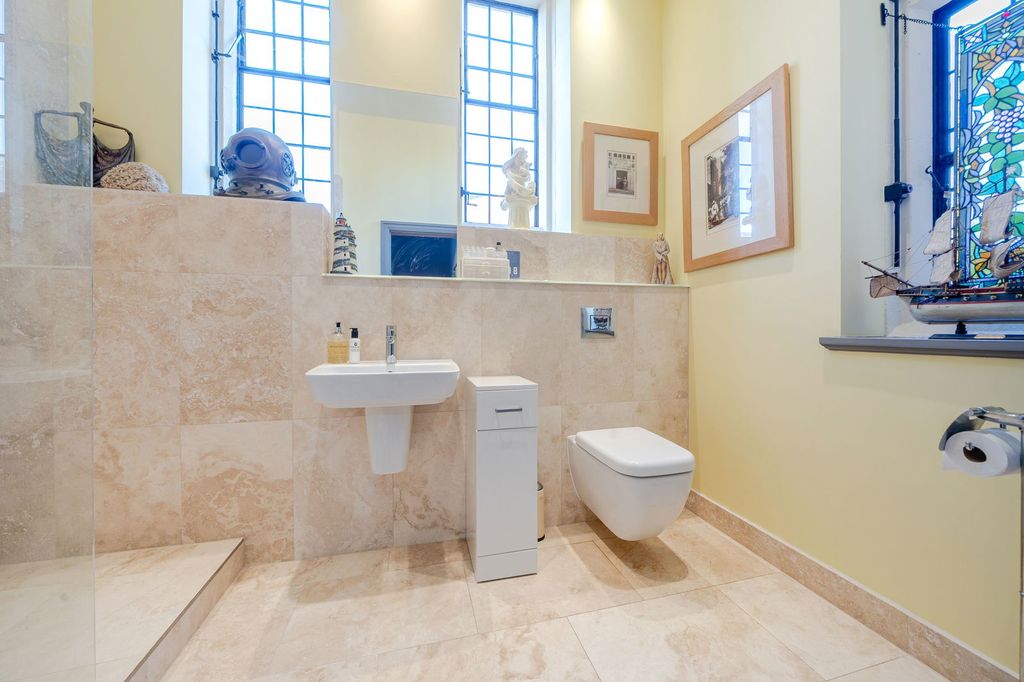 Additional image 22 of 2 bed flat for saleKings Drive, Midhurst GU29