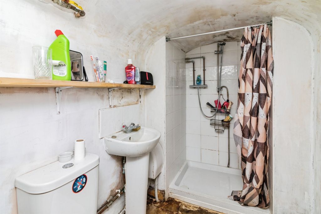 Additional image 10 of 2 bed flat for salePakefield Street, Lowestoft NR33