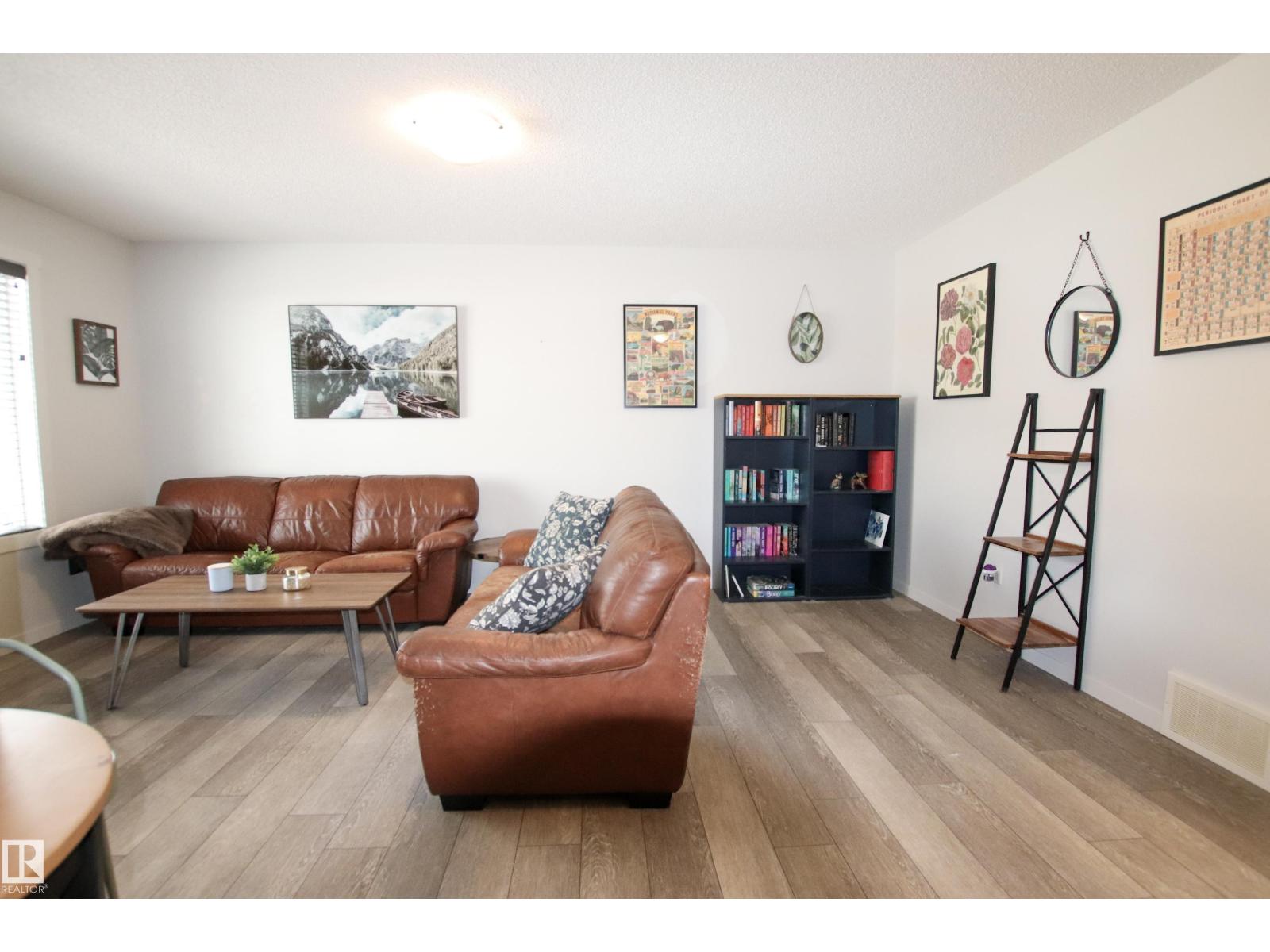 Additional image 2 of 2509 14 Avenue NW, Edmonton, AB, T6T2J6