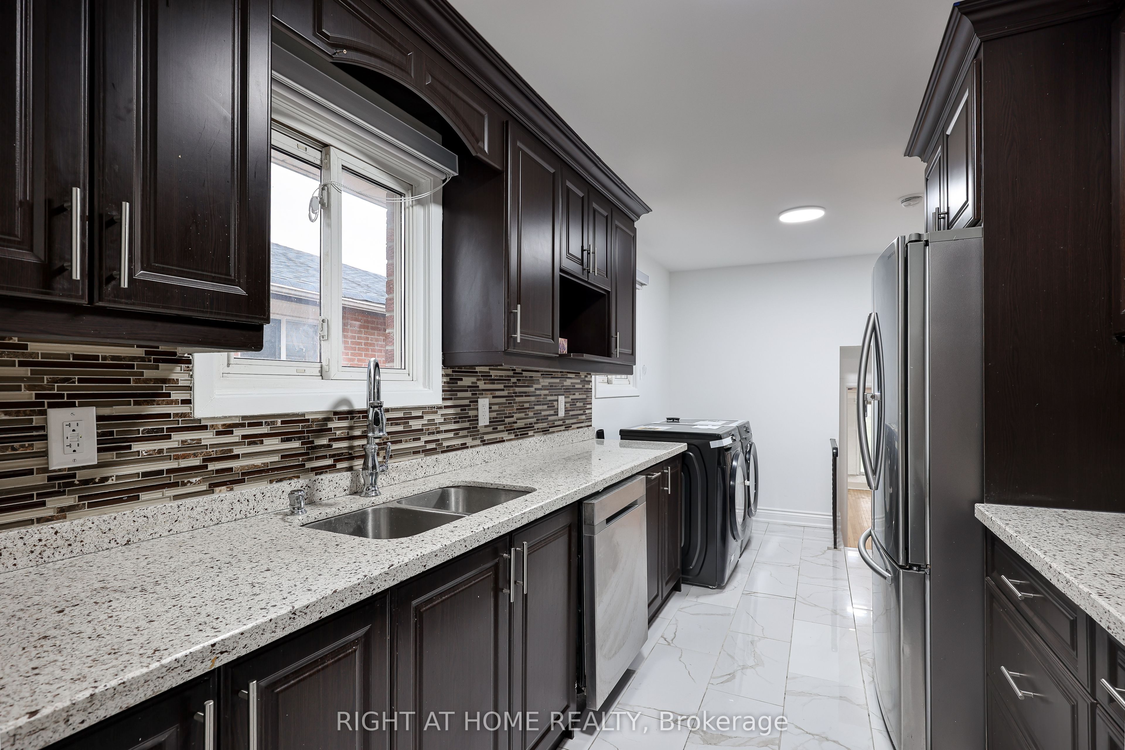 Additional image 5 of Upper-3783 Keenan Crescent, Mississauga, ON, L4T 3M1