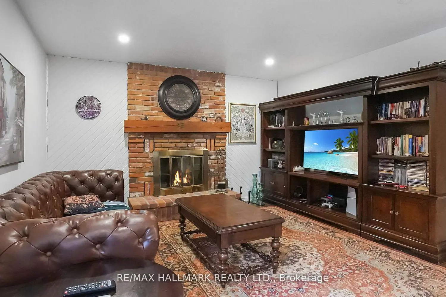 22 Avondale Crescent, Aurora photo 5