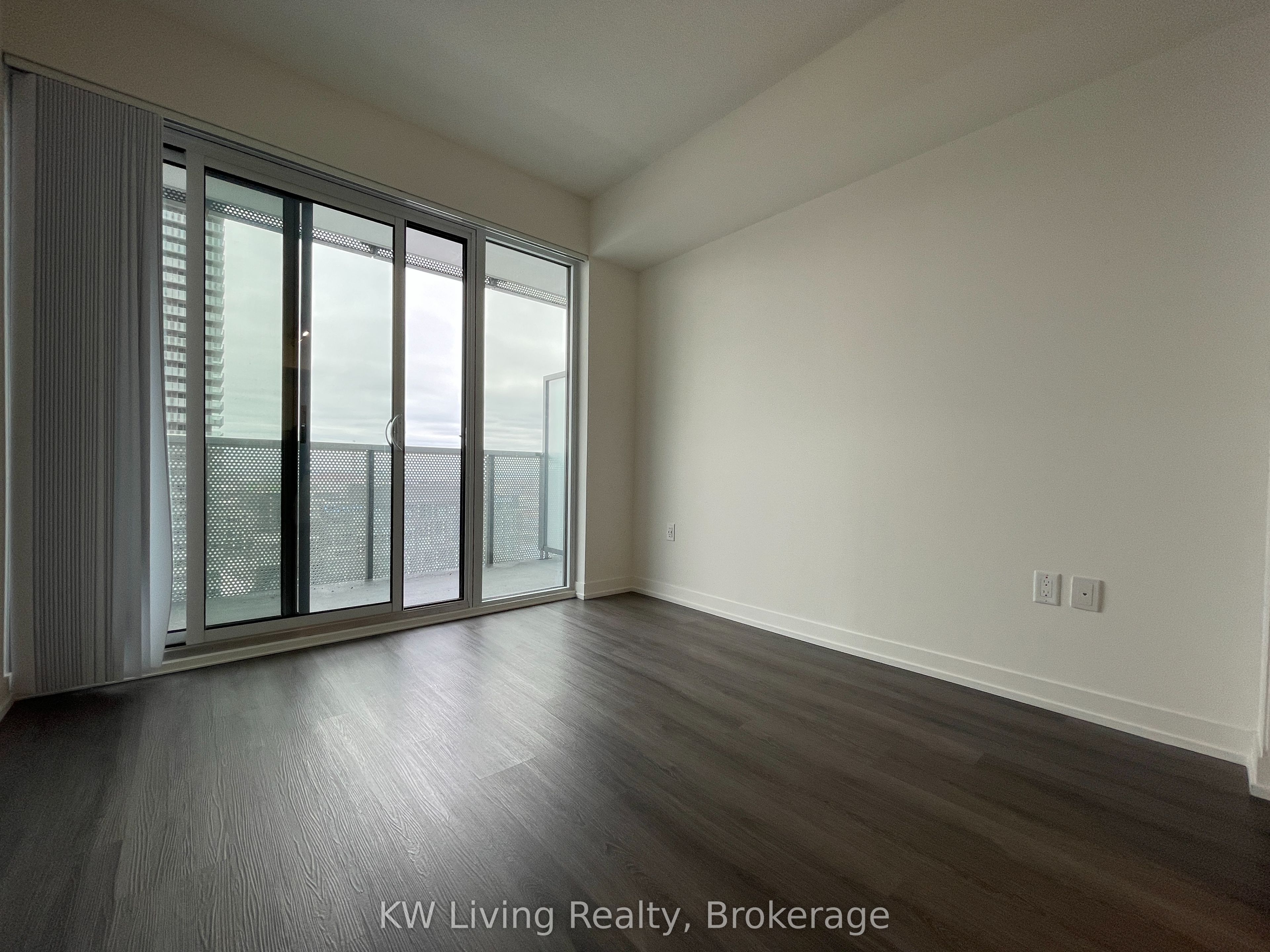 Additional image 4 of 2506-138 Downes Street, Toronto, ON, M5E 0E4