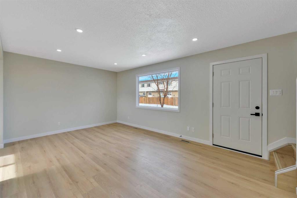 Additional image 6 of F1-35 Nash Street, Red Deer, AB, T4P 1X9