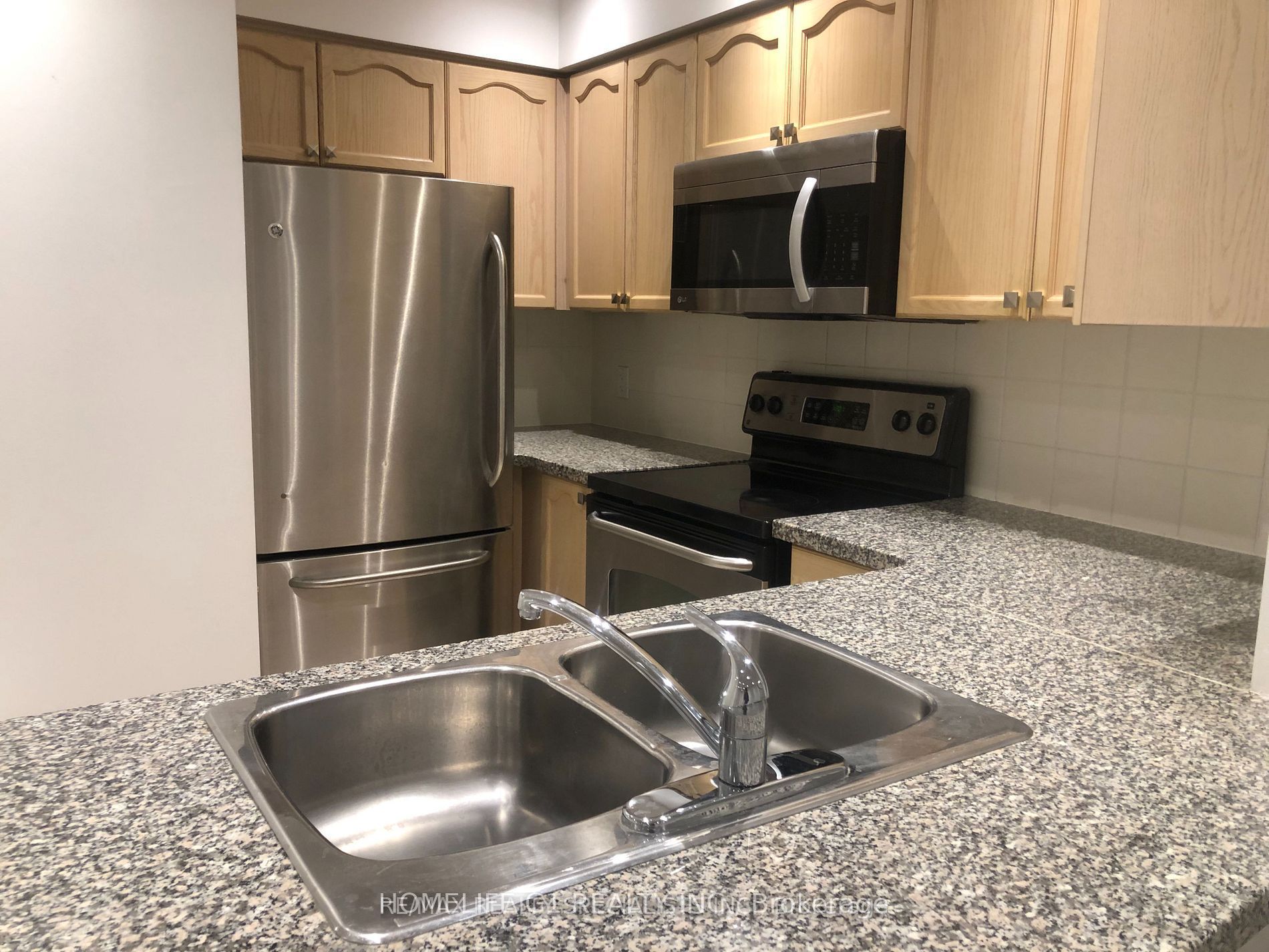 Additional image 5 of 111-4889 Kimbermount Avenue, Mississauga, ON, L5M 7R9