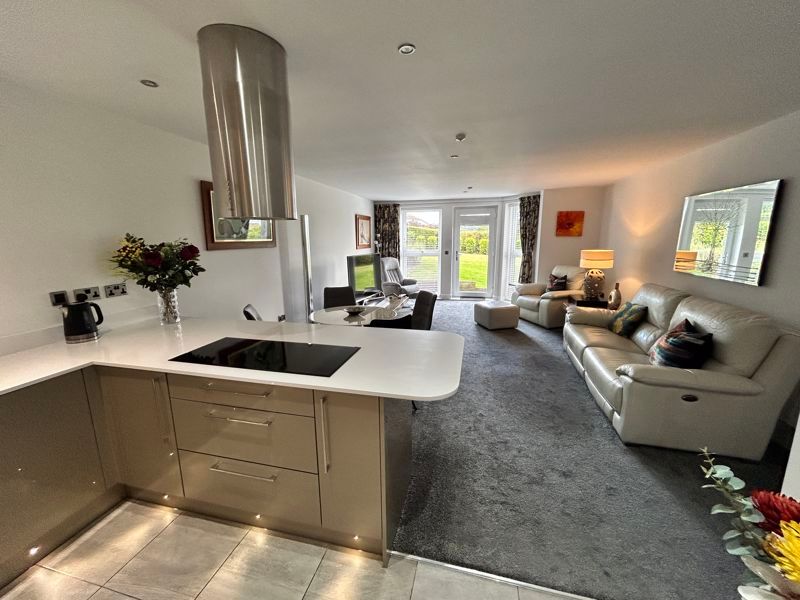 Additional image 3 of 3 bed flat for sale35 Pwllycrochan Avenue, Colwyn Bay LL29