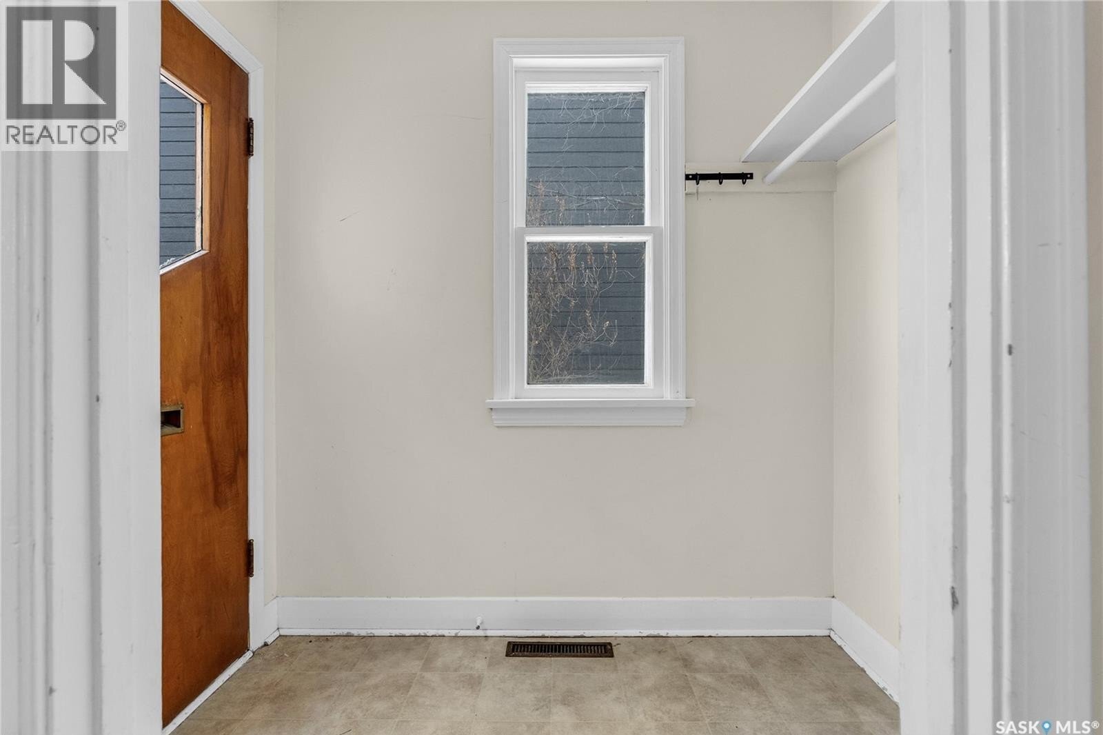 Additional image 8 of 1115 9th Street E, Saskatoon, SK, S7H0N4